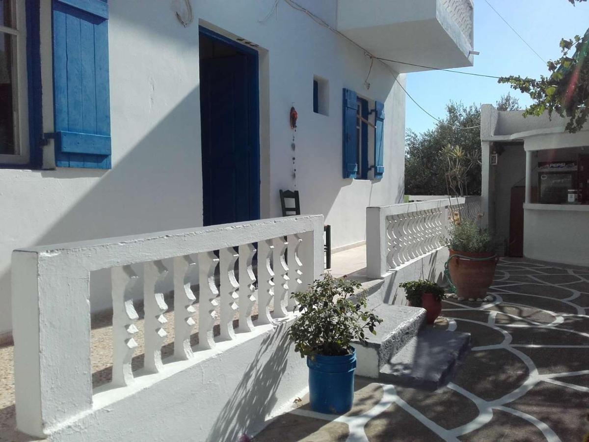 Nikos Apartments Lefkos  エクステリア 写真